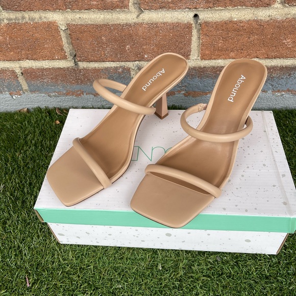 Shoes - beige open toe slip on sandals